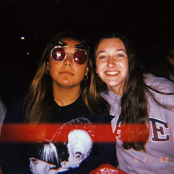 Meet your Posher, Gloria - Picture 1 of 1